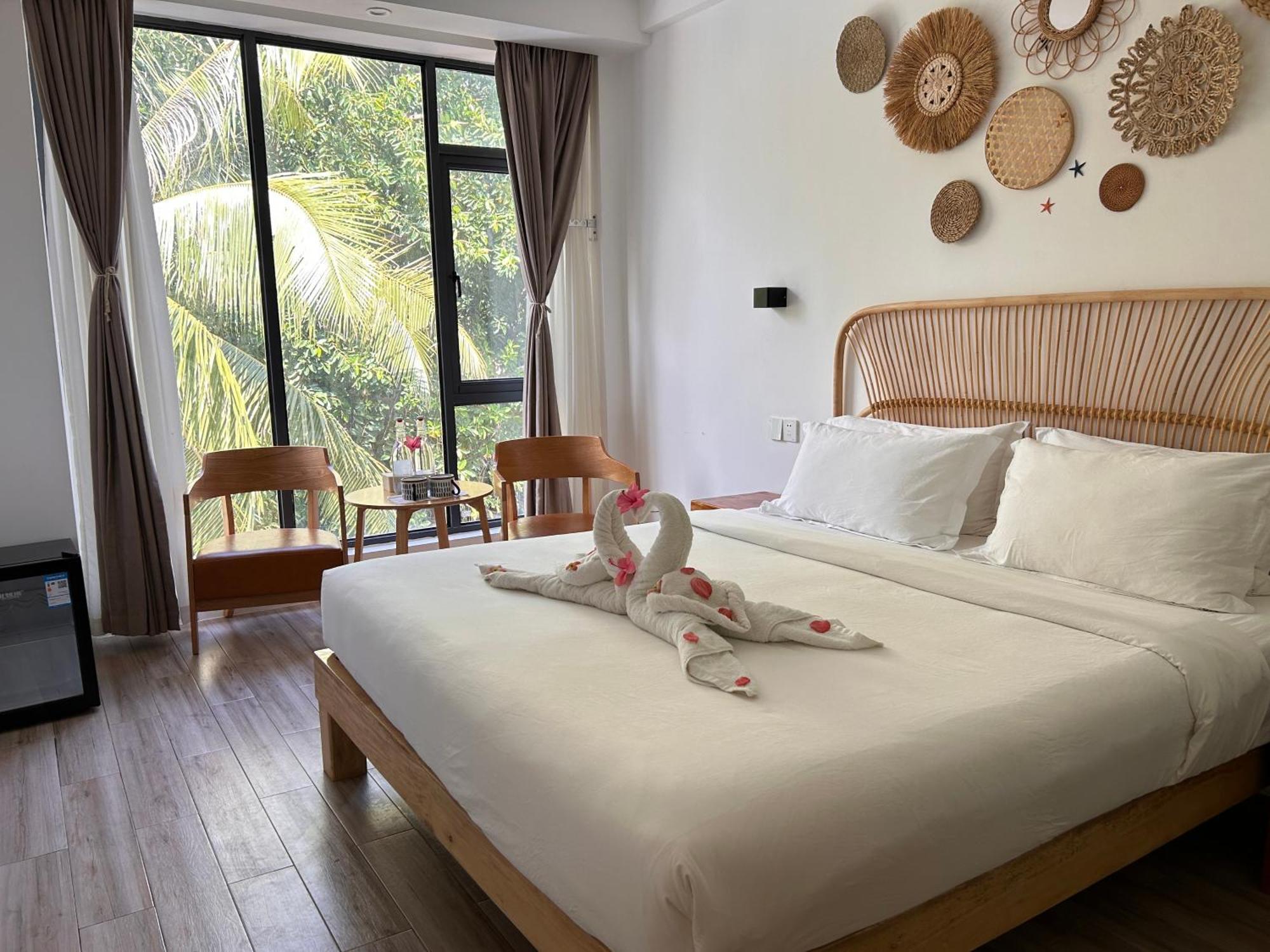 Fun Hotel Panglao Exterior photo